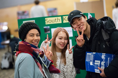 Students at Study Abroad Fair