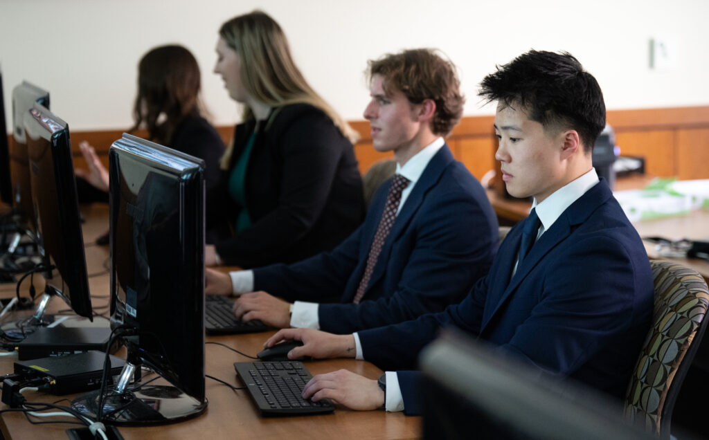 UW-Oshkosh students working in the Student Managed Endowment Fund